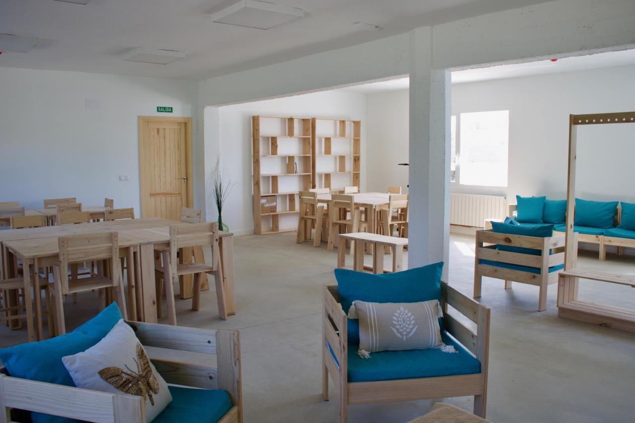 Entheos Hostel Lerin Bagian luar foto