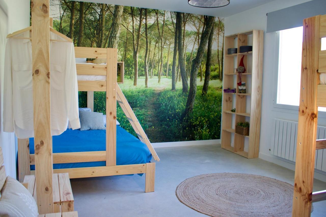 Entheos Hostel Lerin Bagian luar foto