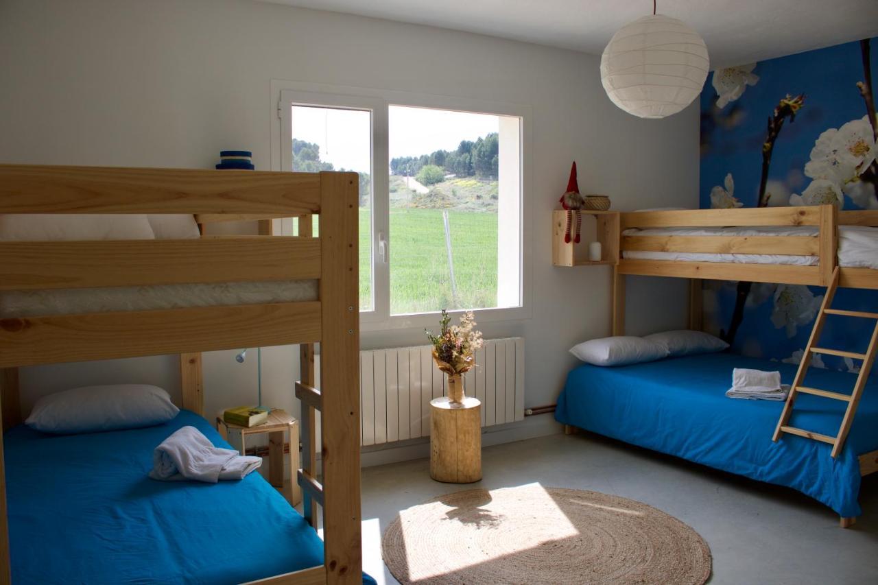 Entheos Hostel Lerin Bagian luar foto