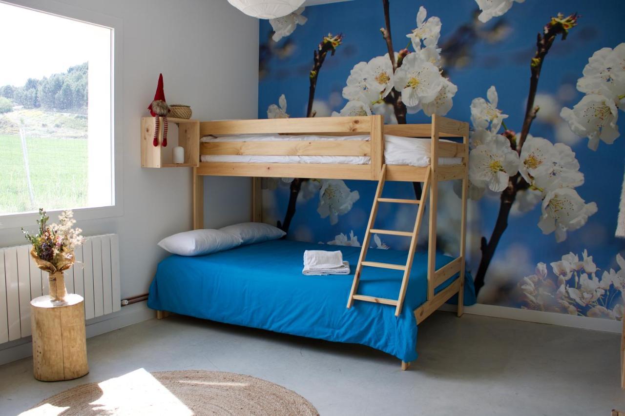 Entheos Hostel Lerin Bagian luar foto