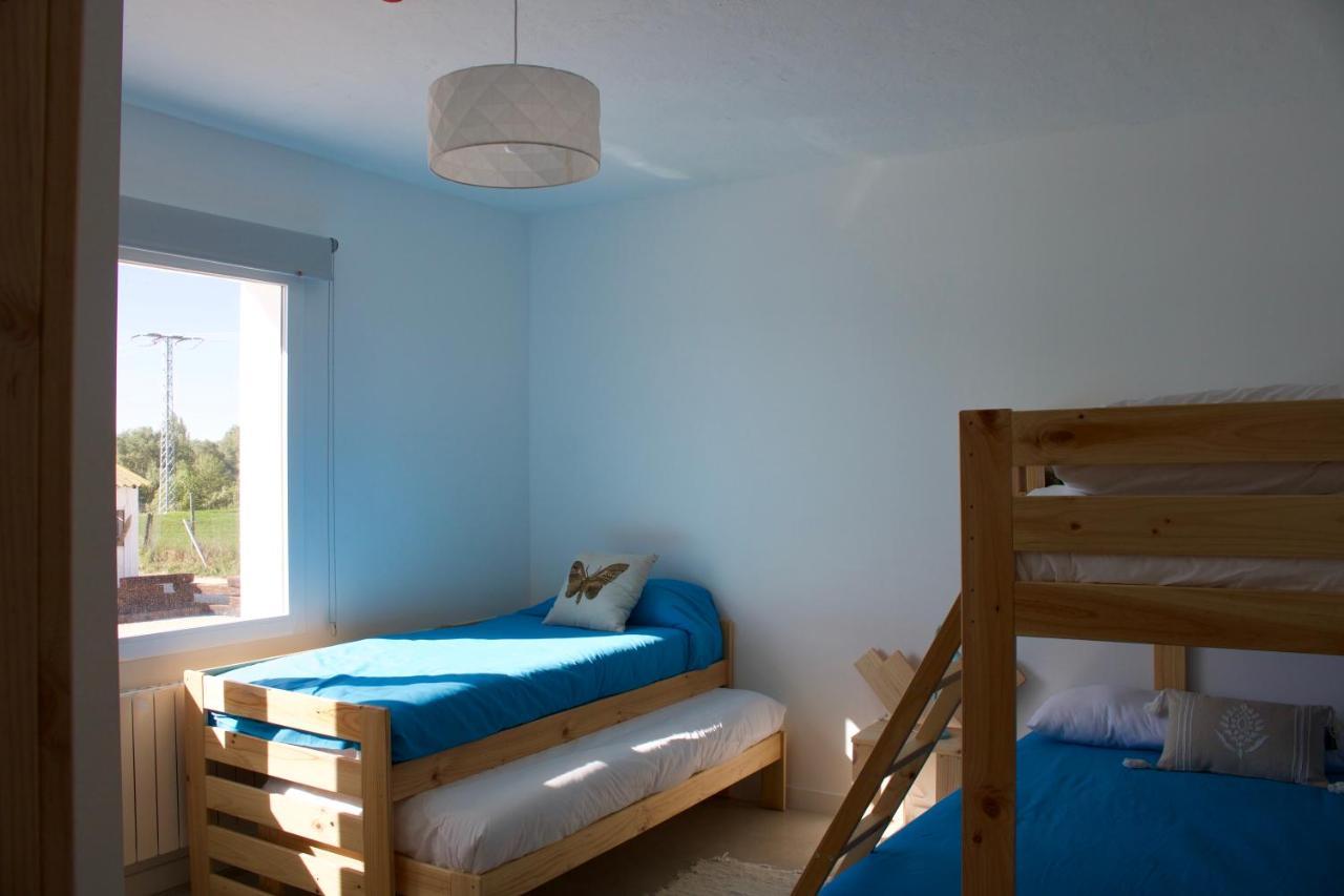 Entheos Hostel Lerin Bagian luar foto