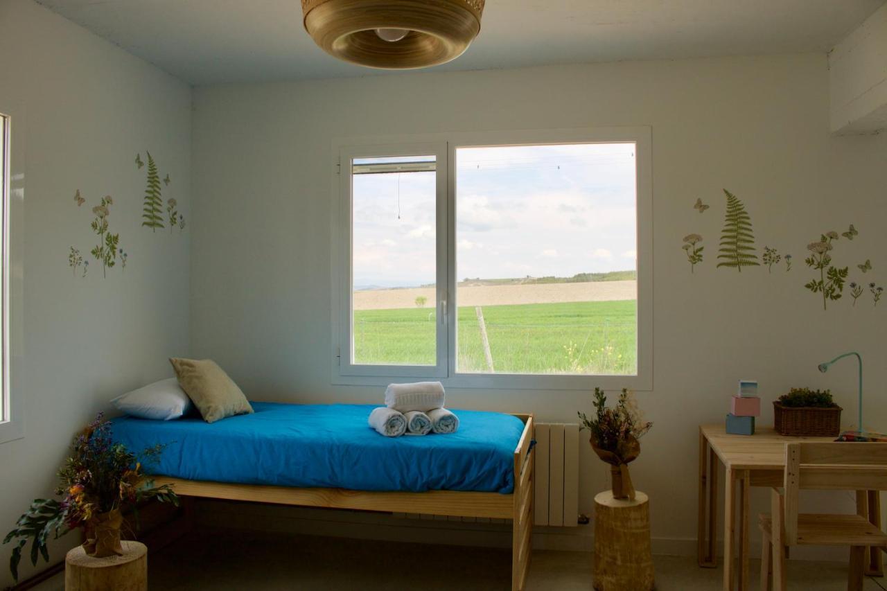 Entheos Hostel Lerin Bagian luar foto