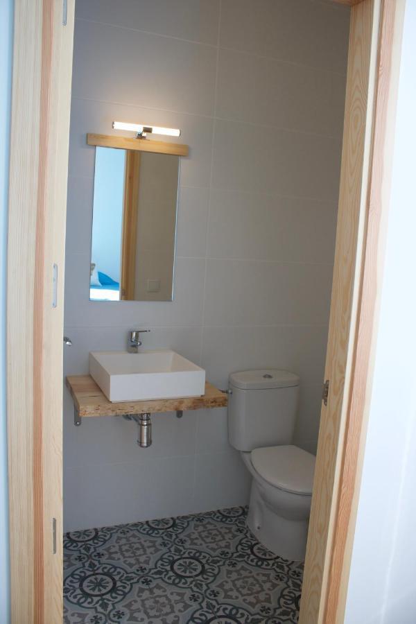 Entheos Hostel Lerin Bagian luar foto