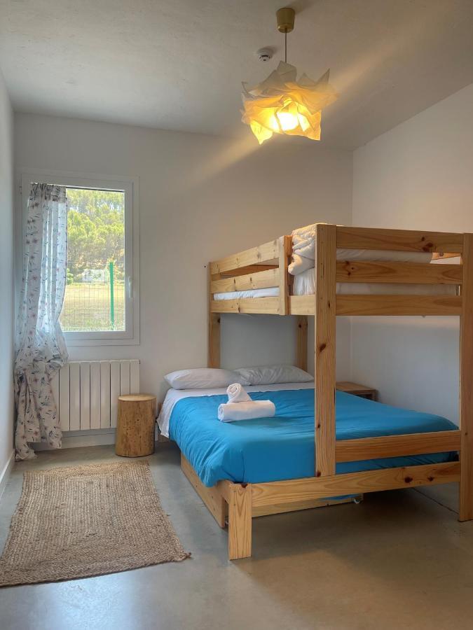 Entheos Hostel Lerin Bagian luar foto